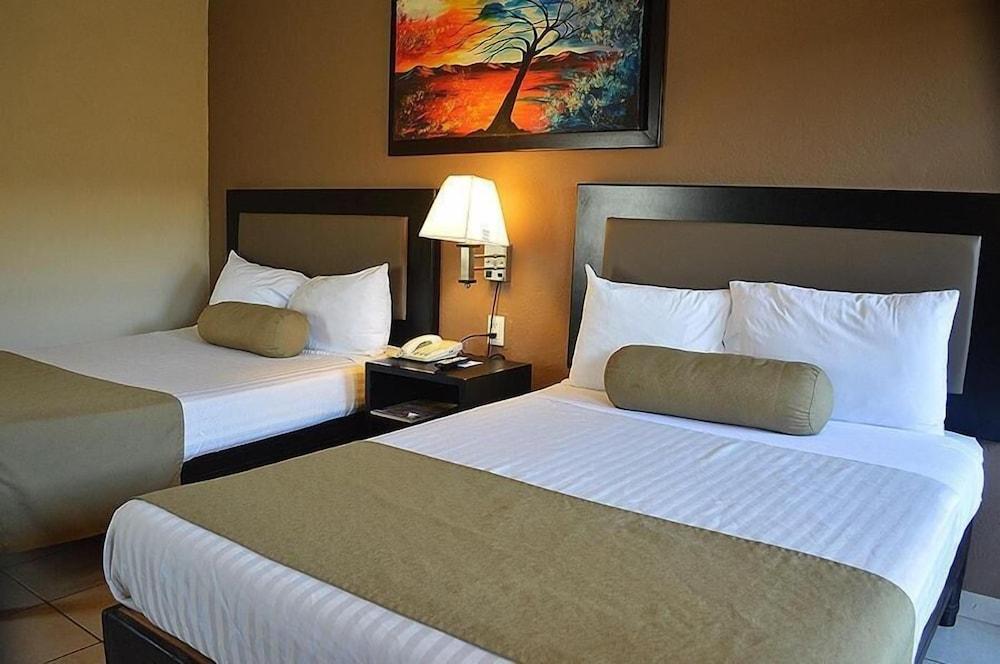 La Siesta Malecon Hotel 3*