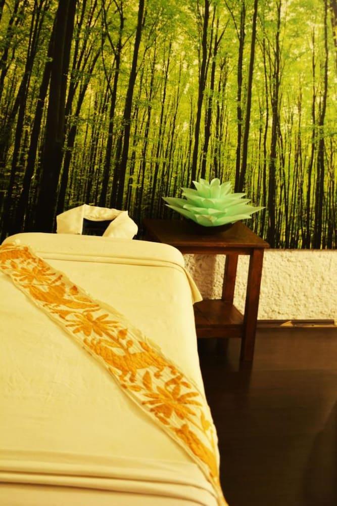 Hotel Calli Quetzalcoatl 4*