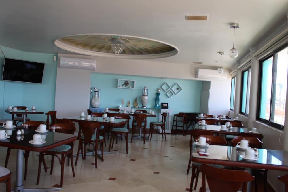 Playa Marina Hotel