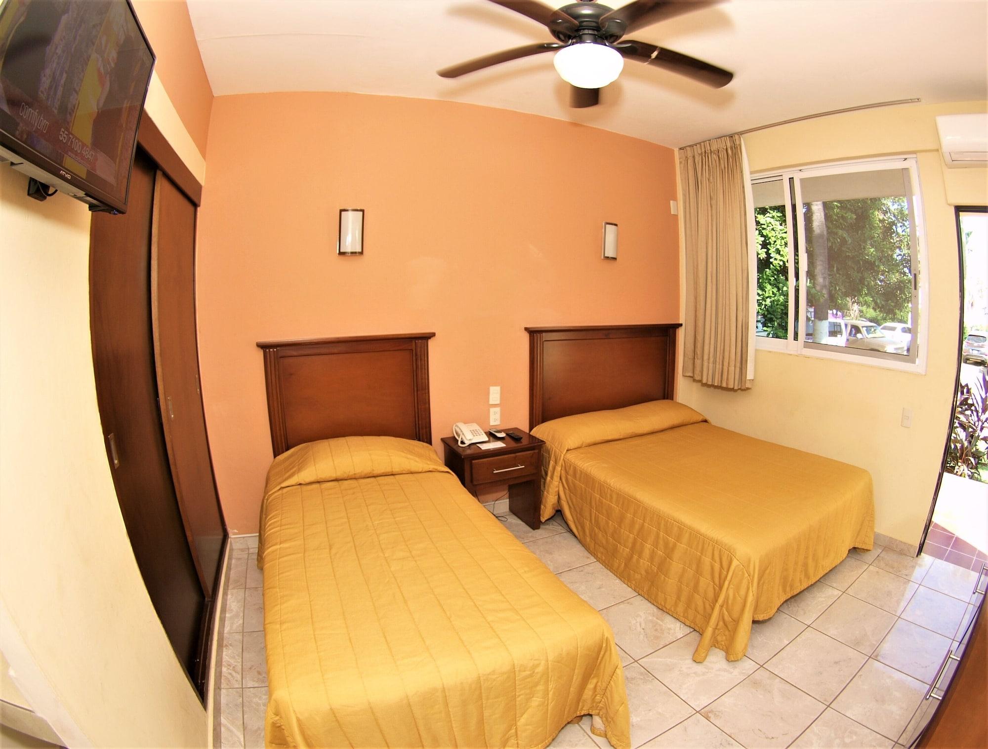 Hotel Las Jacarandas
