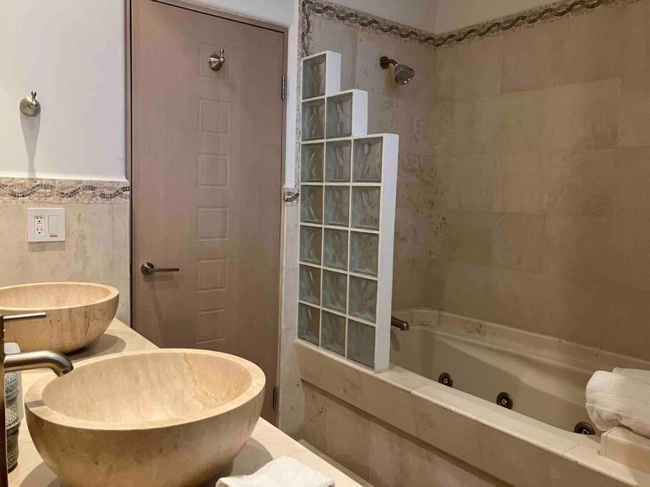 2bd & 2ba One Medano Kathys Cabo San Lucas
