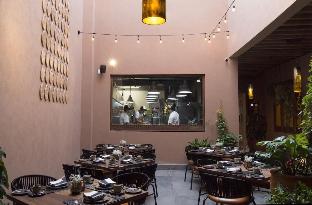 Casa Santiago Boutique Hotel