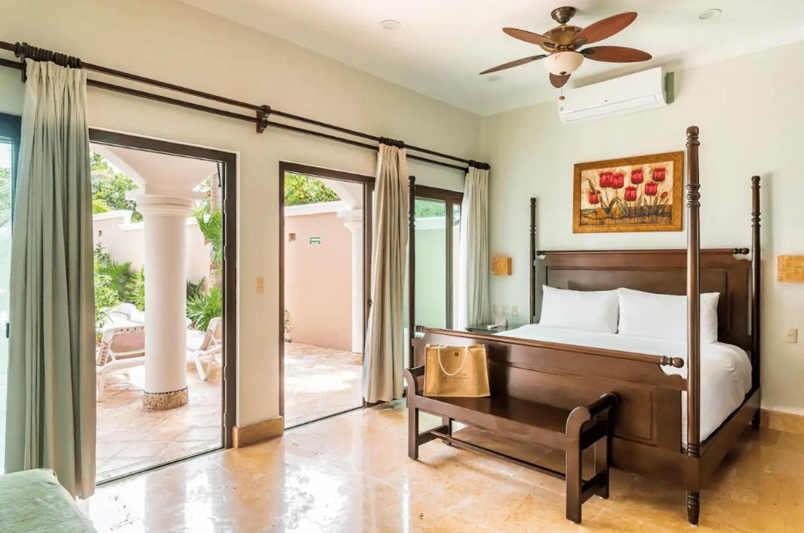 Villa Beachfront Hacienda Soliman Bay By Tripintravel