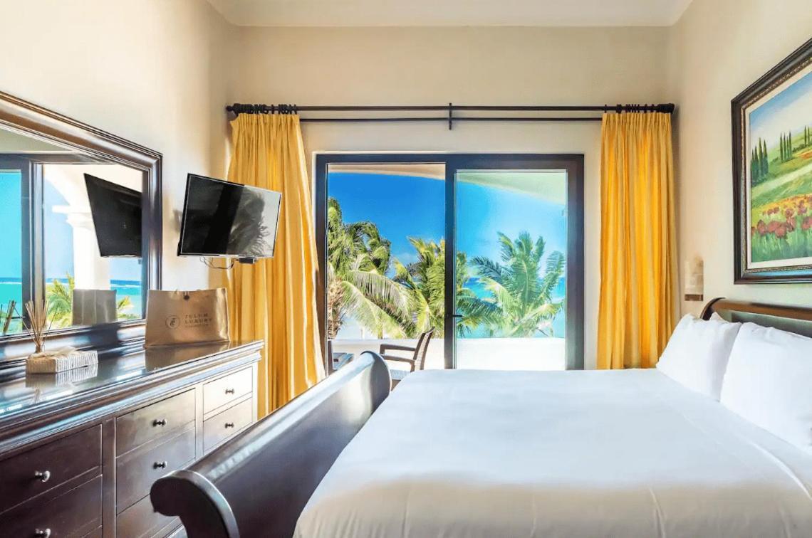 Villa Beachfront Hacienda Soliman Bay By Tripintravel