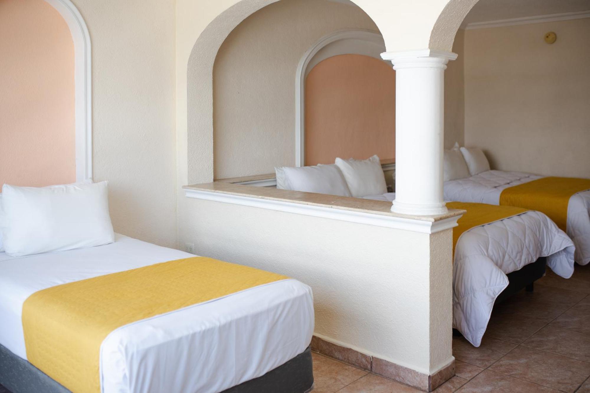 Hotel Aluxes 4*