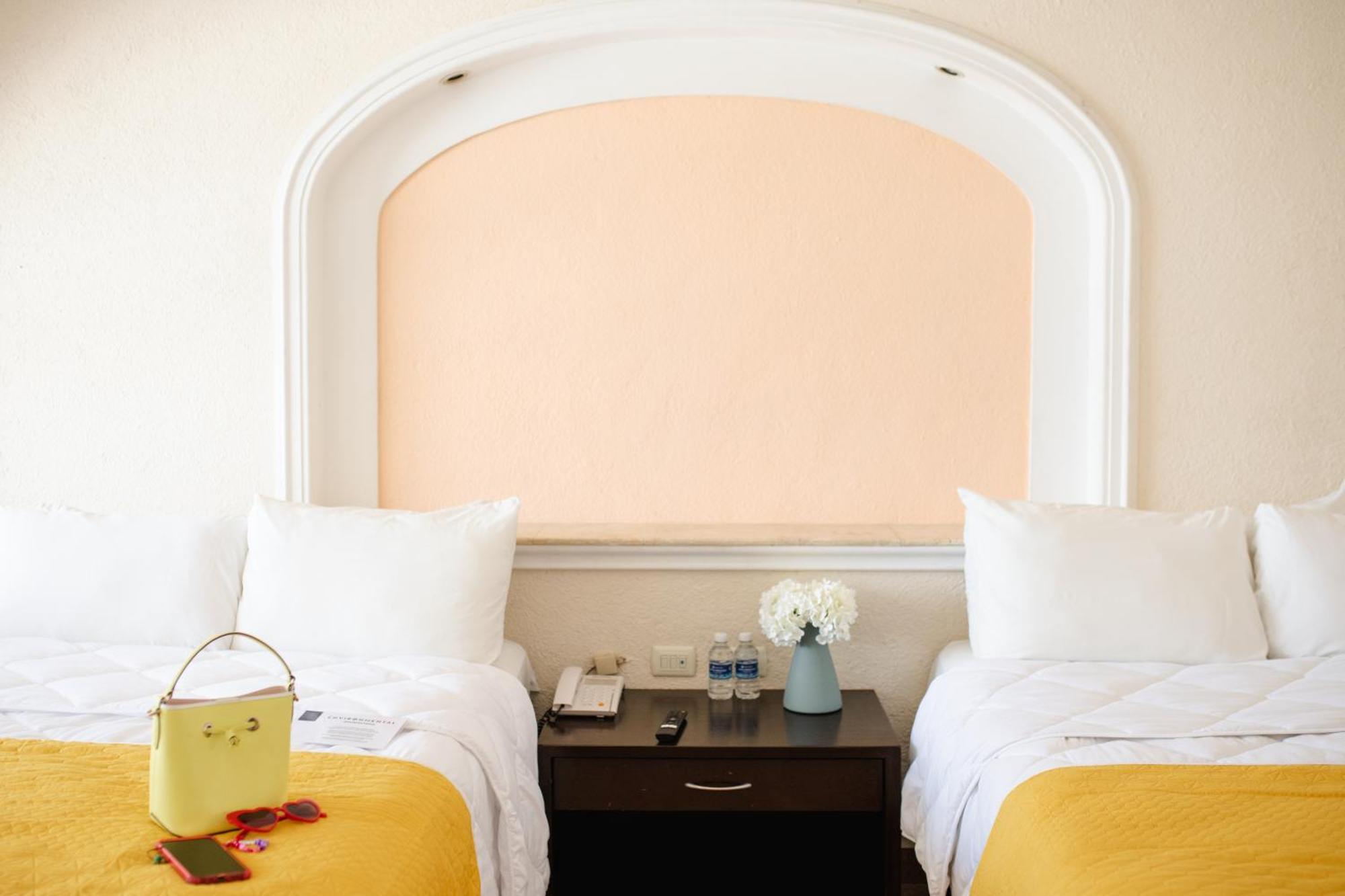 Aluxes Hotel