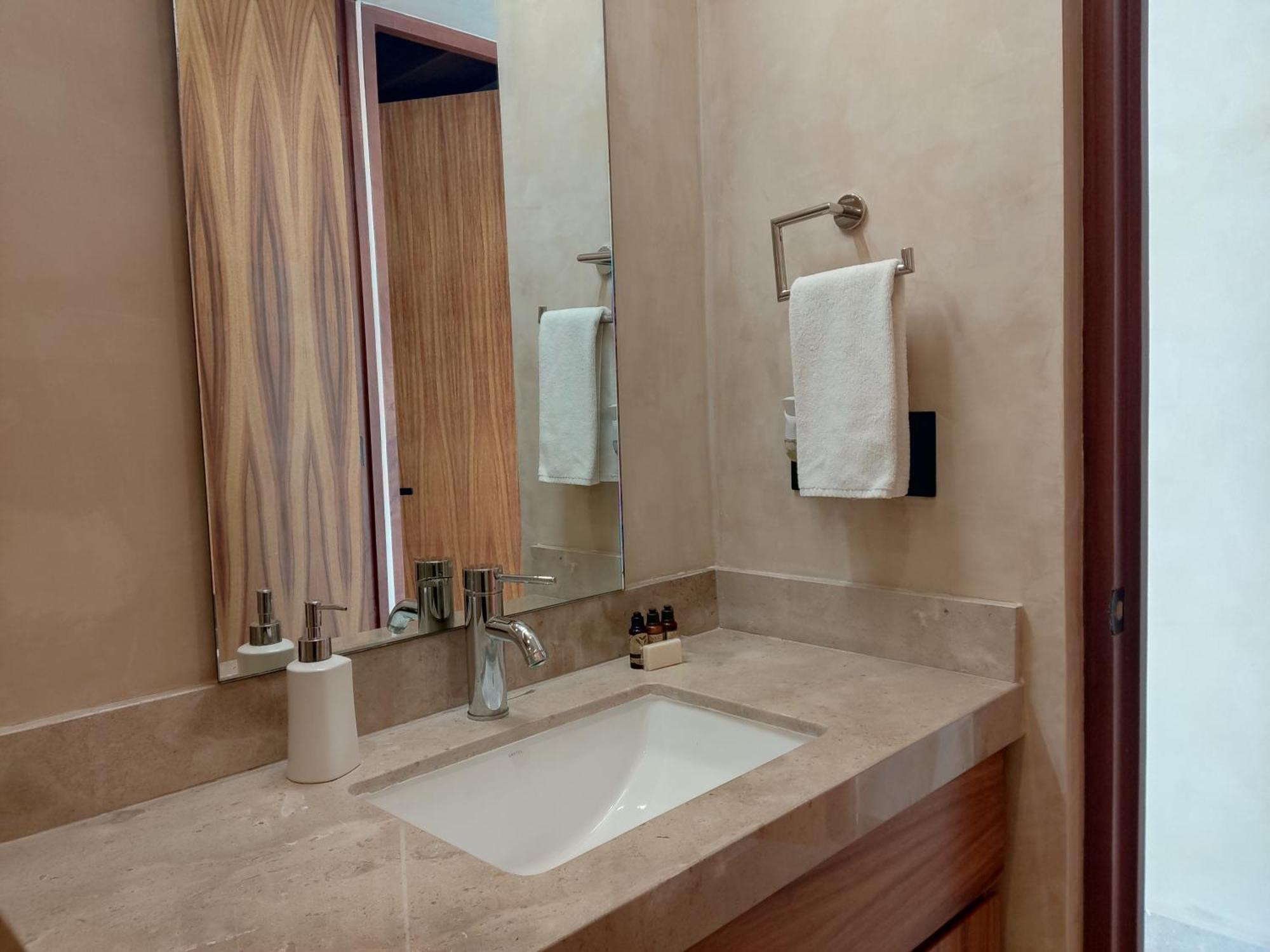 New Modern 1bdr - Access Apartment Tulum