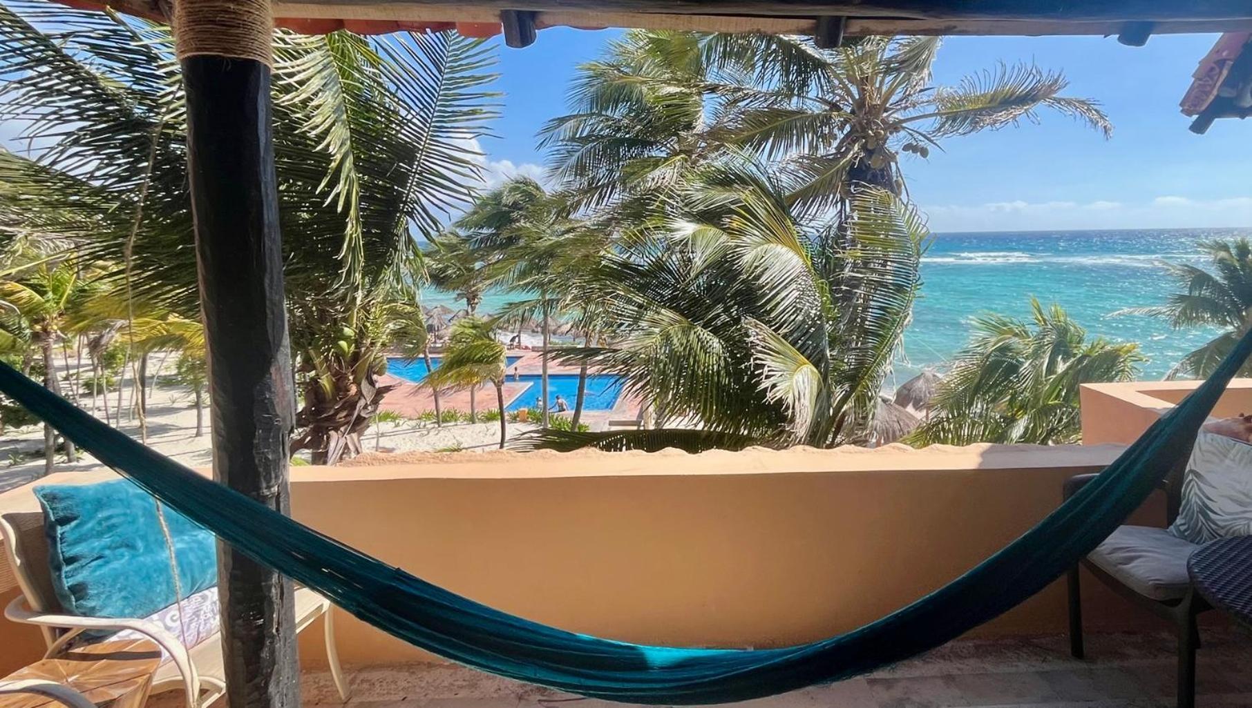Beachfront Hammock Heaven *