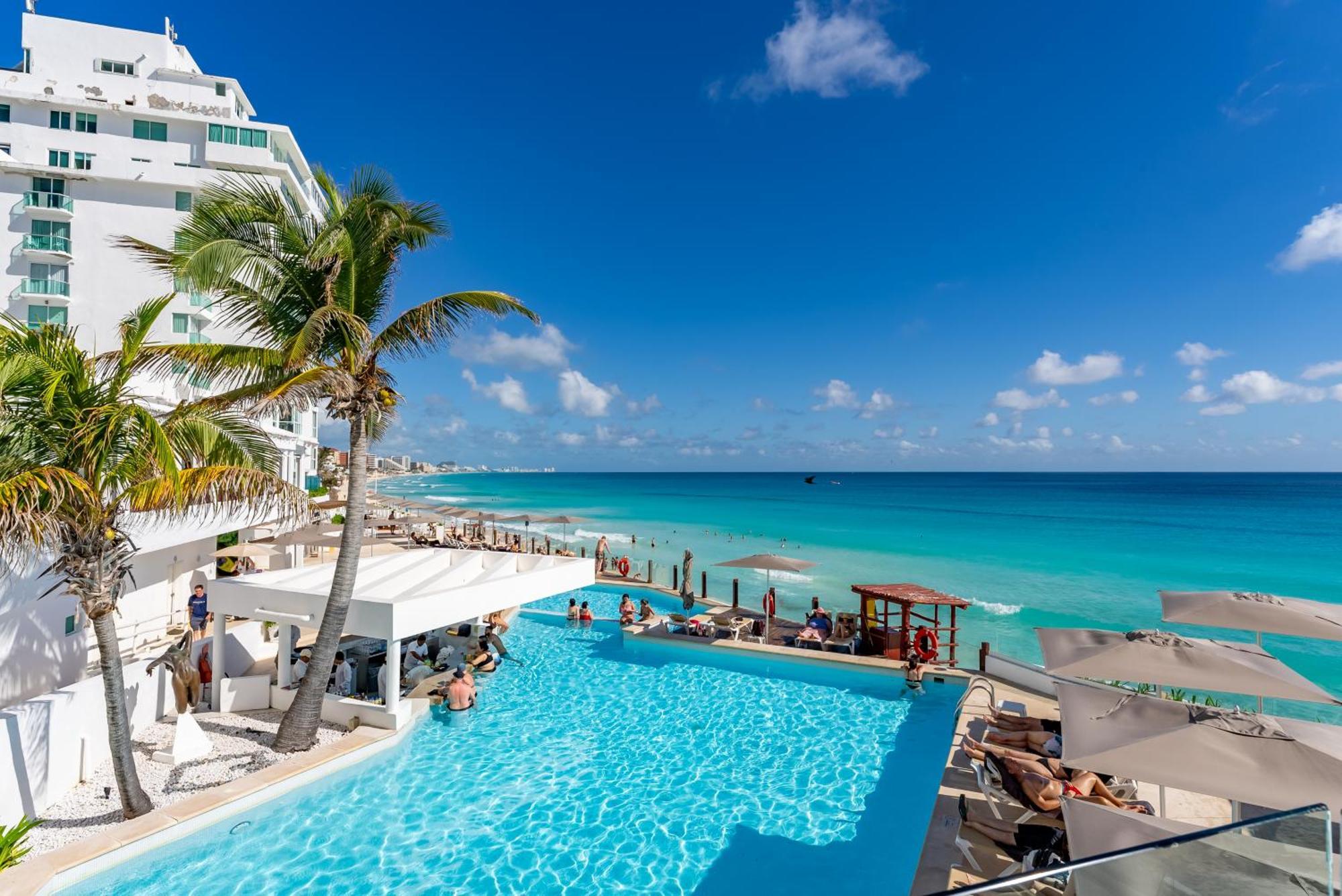 Beachfront Deluxe -best Ocean View, With Beach, Gym And * Cancun