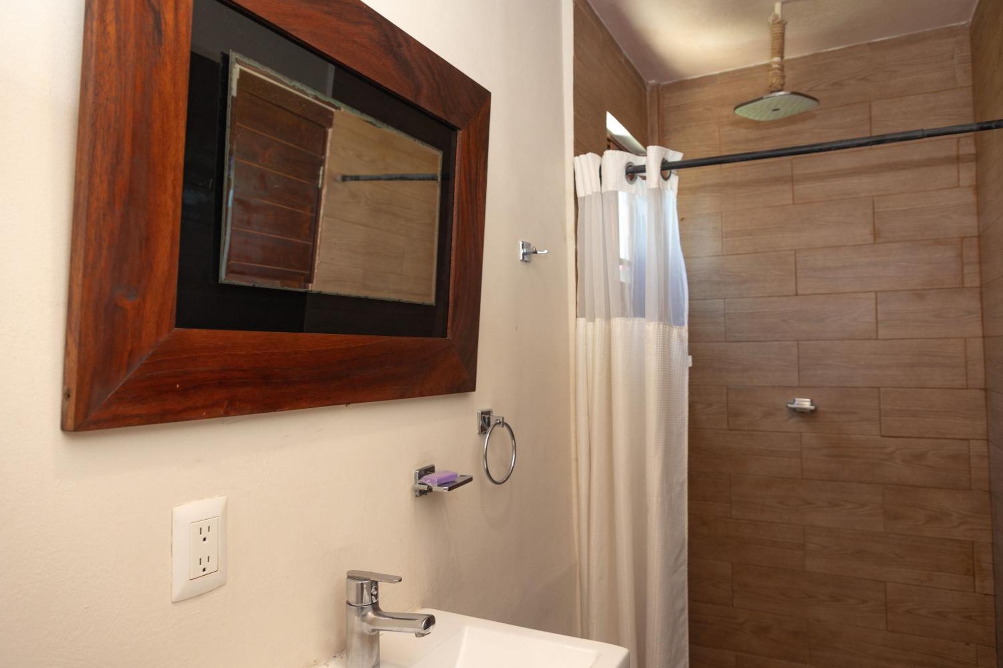 Aquastar & Hotel 4*