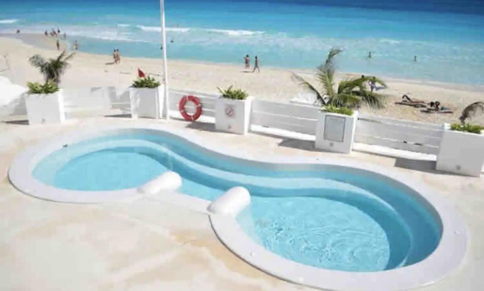 Apartment Beachfront Deluxe -best Ocean View, With Beach, Gym And