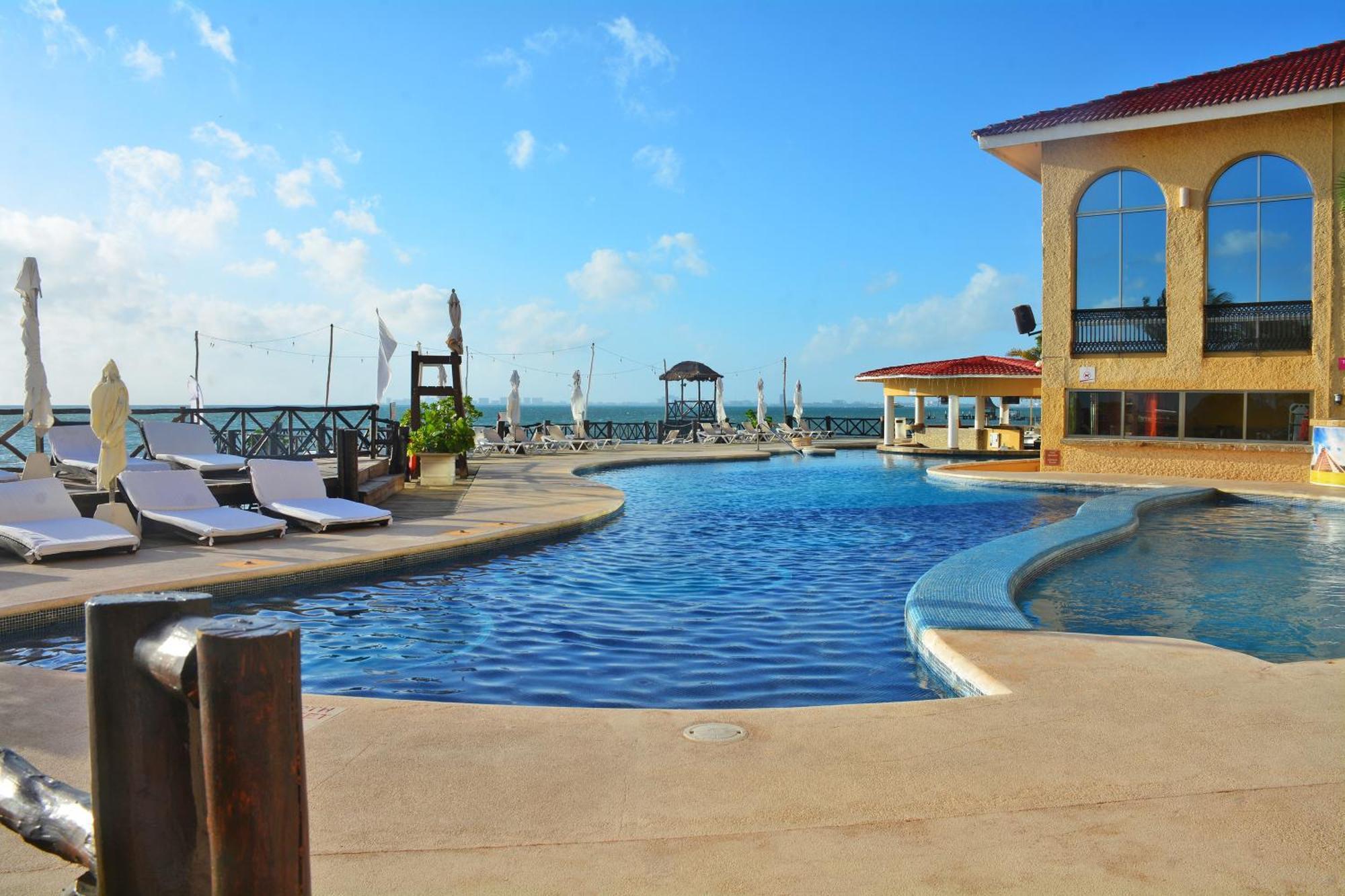Resort Ritmo & Water Park Cancun