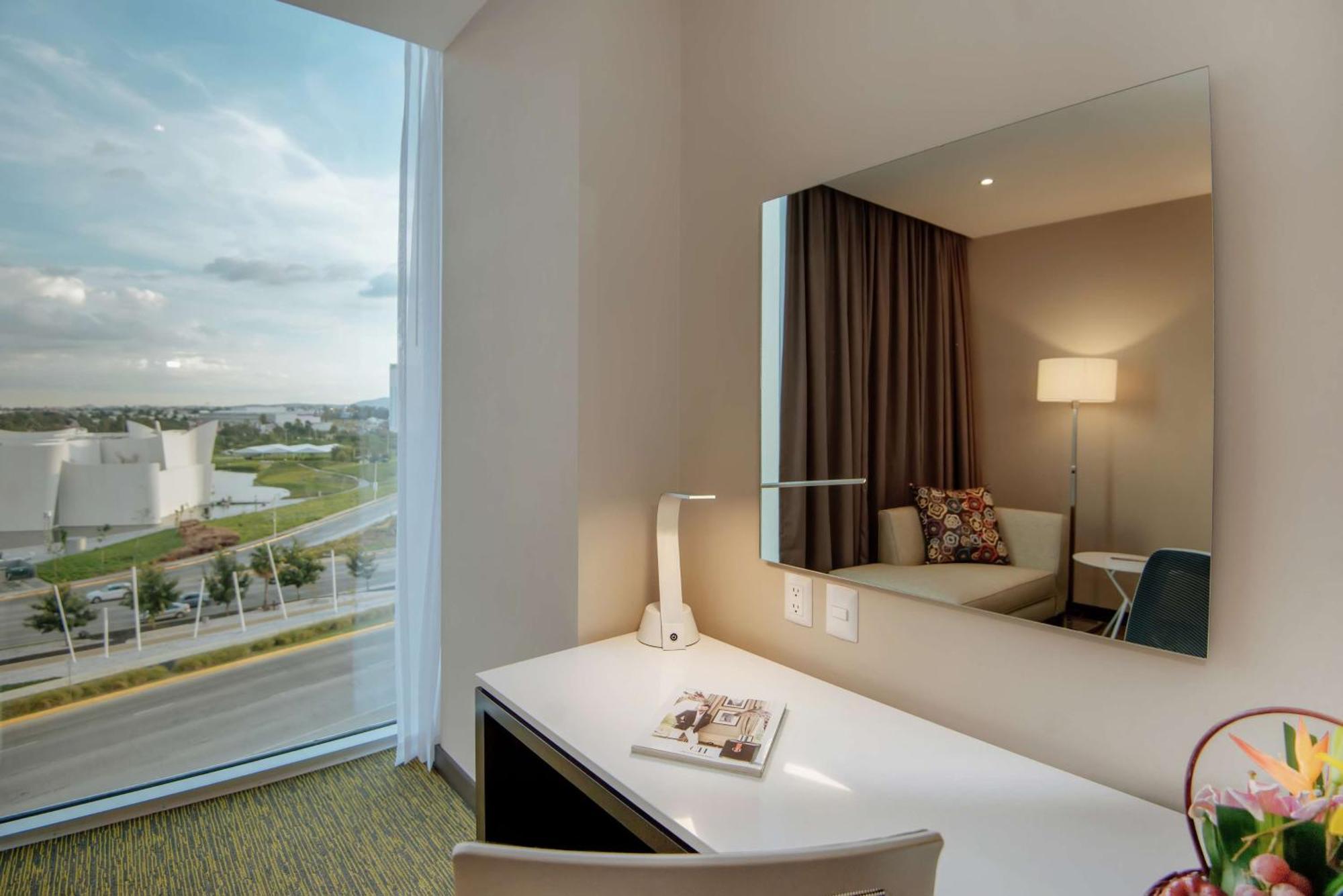 Hilton Garden Angelopolis 4*
