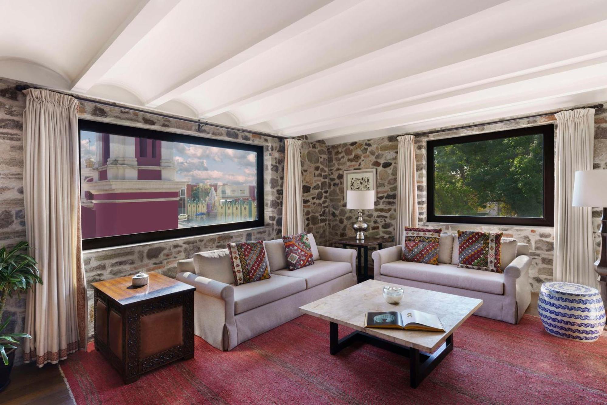 Hotel Banyan Tree