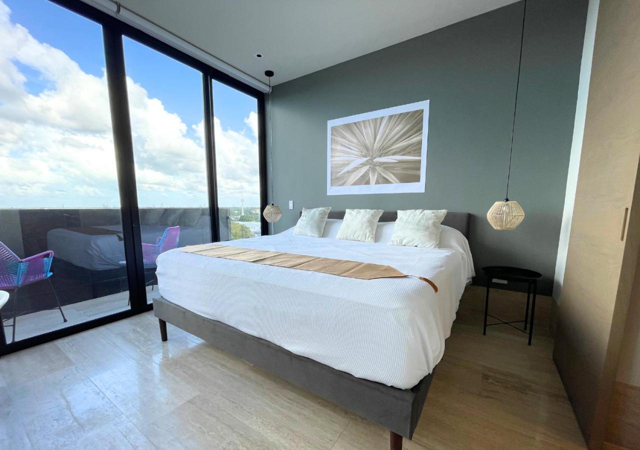 Brand New With Rooftop Pool Holiday home