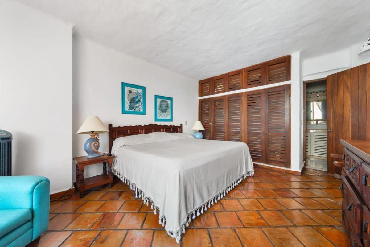 Ocean View 2br Condo-balcony-beach-pool * Puerto Vallarta
