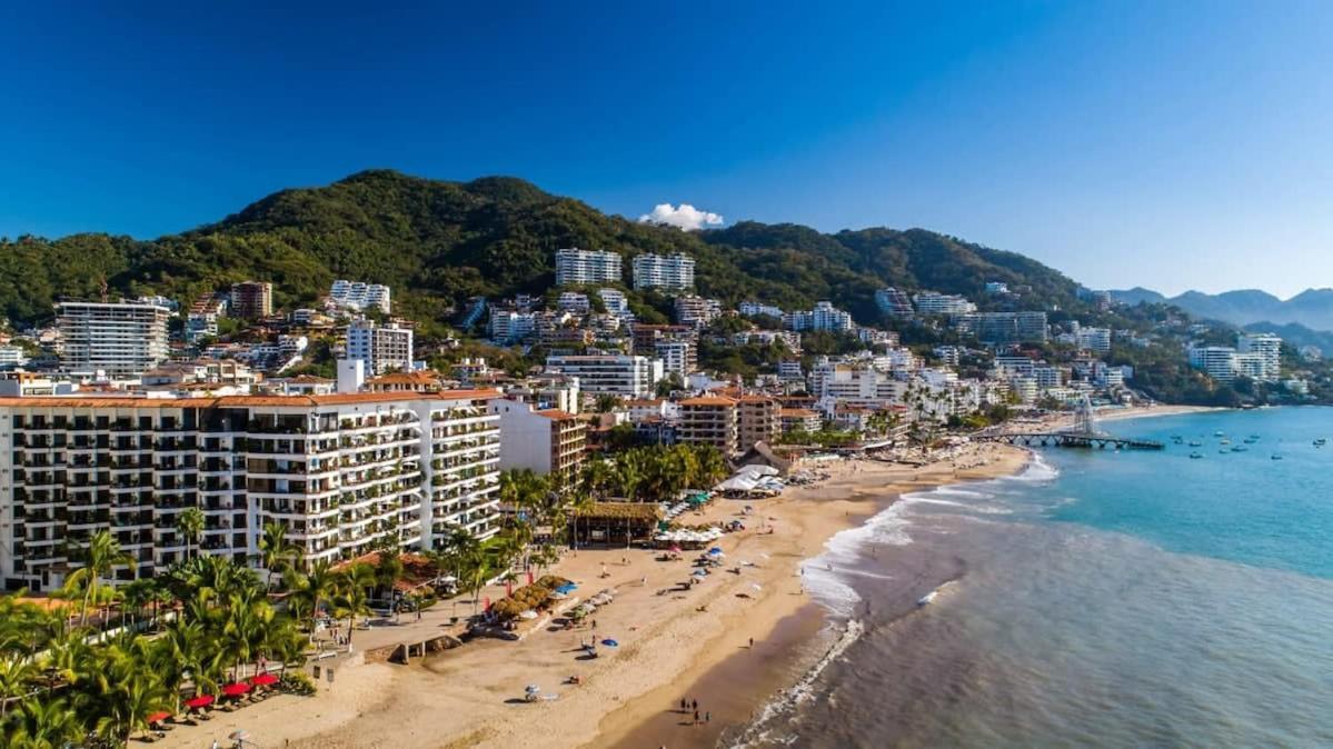 Ocean View 2br Condo-balcony-beach-pool