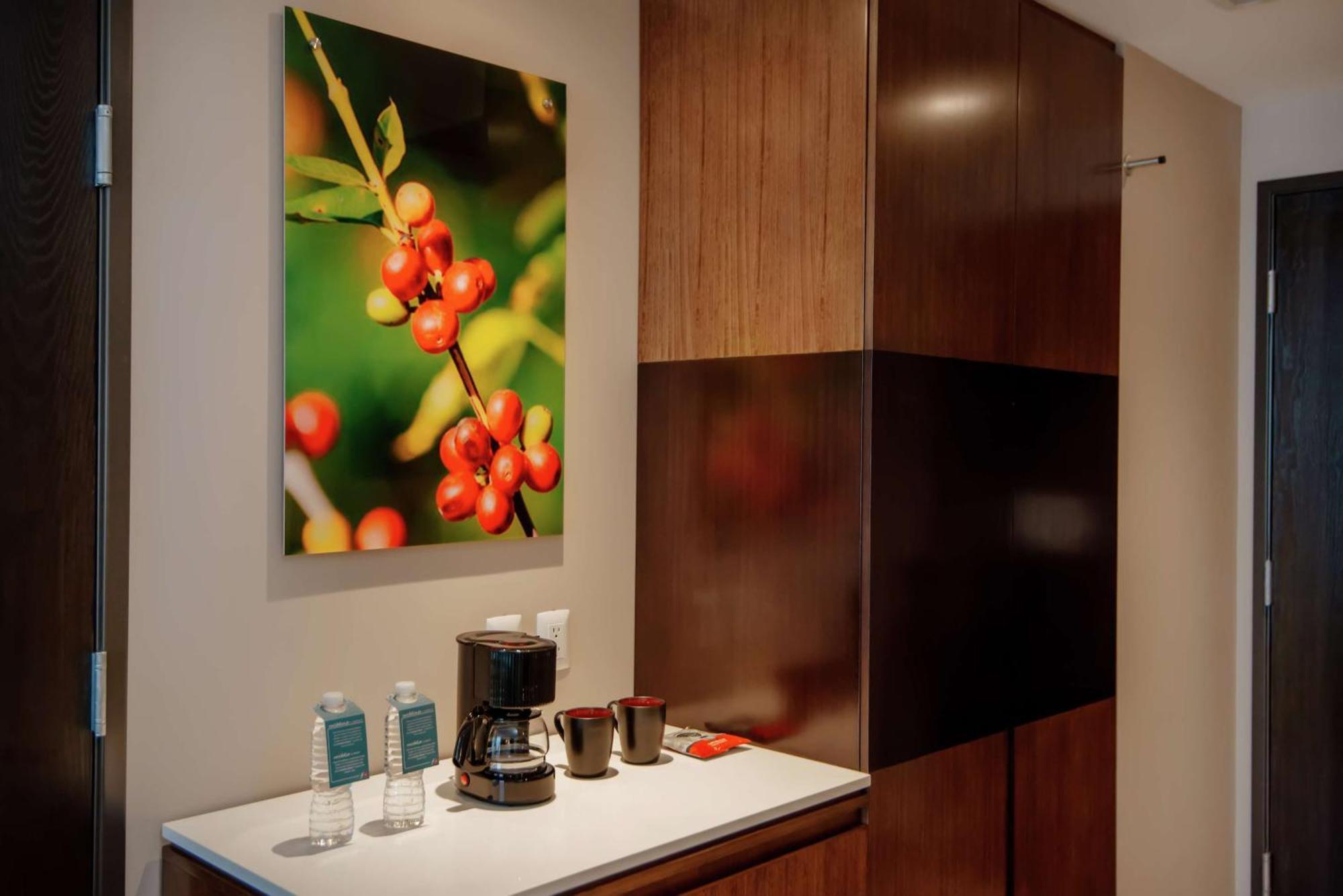 Hilton Garden Angelopolis 4*