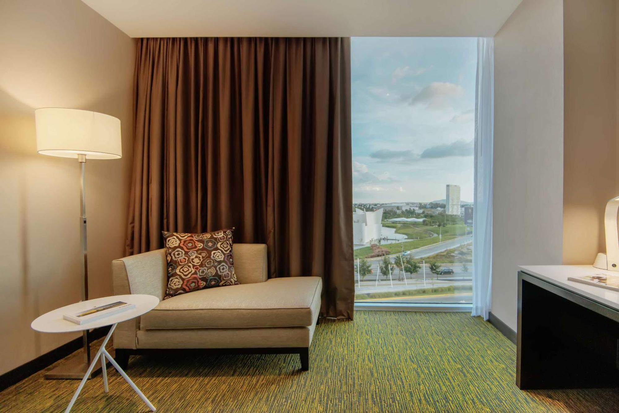 Hilton Garden Angelopolis Hotel 4*