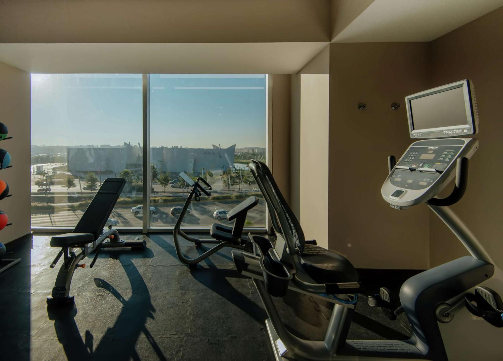 Hilton Garden Angelopolis 4*