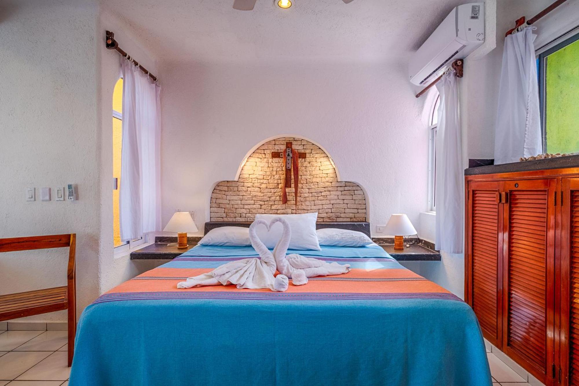 Del Sol Beachfront Hotel