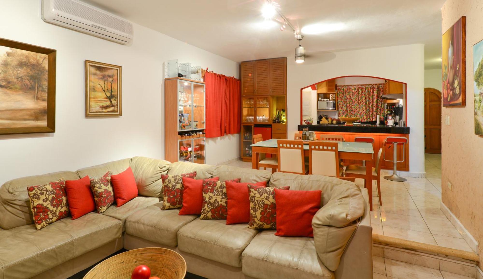Mom's House Puerto Aventuras