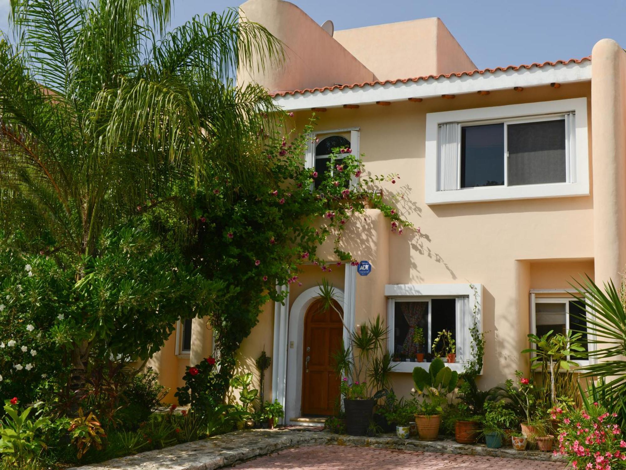 Mom's House * Puerto Aventuras