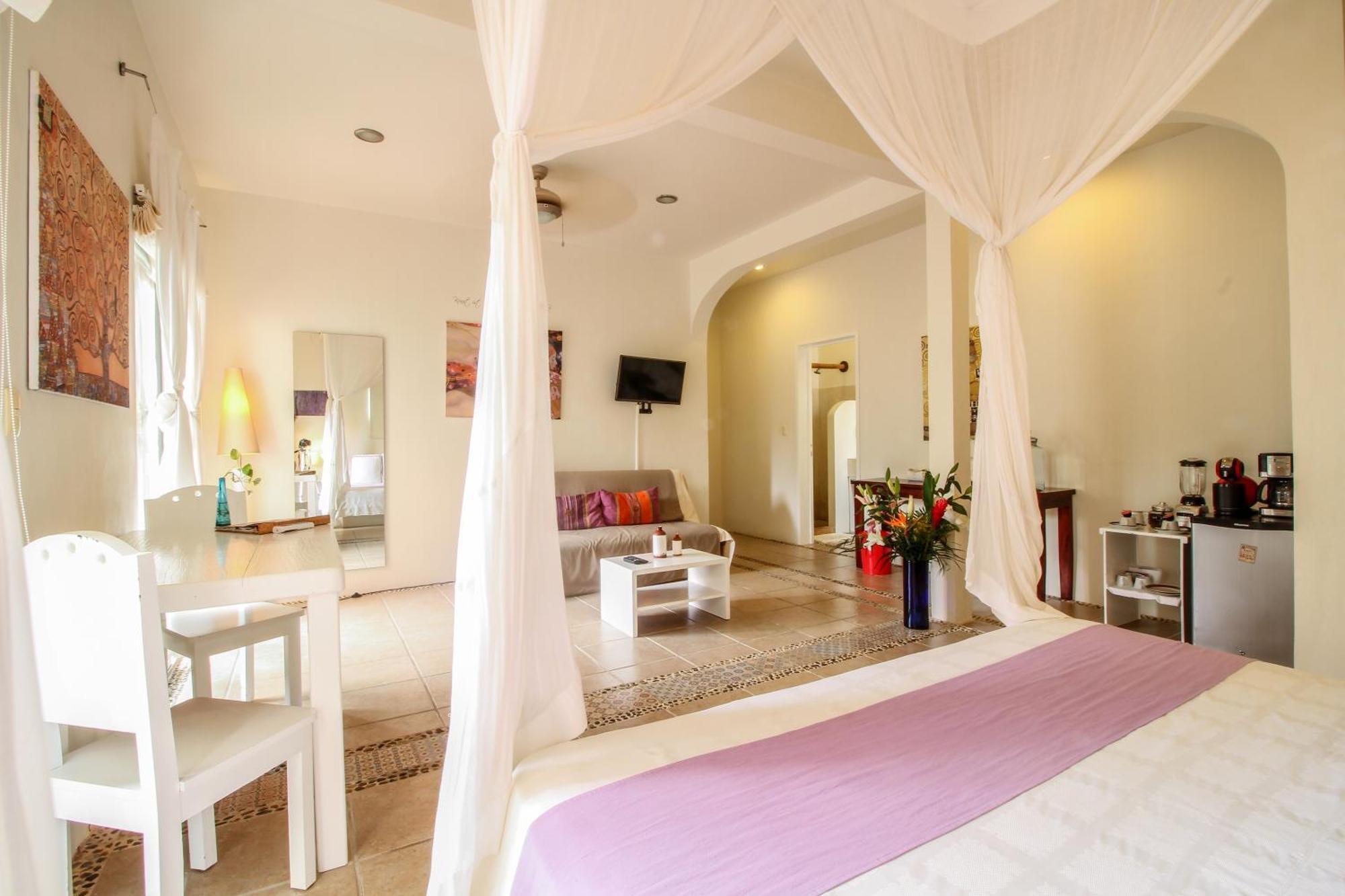 Hotel Geminis Boutique Condohotel 4*