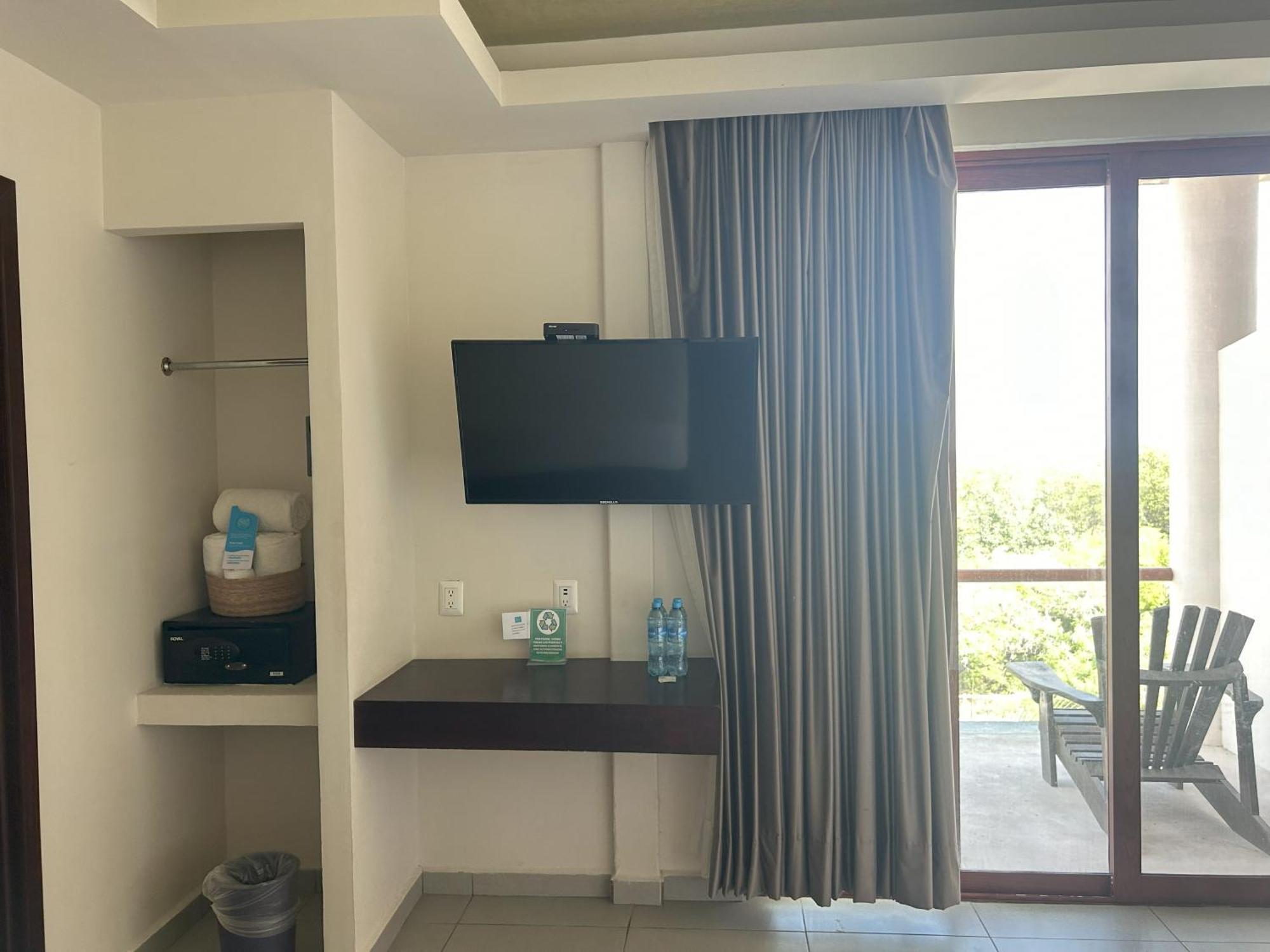 Aquastar & Hotel Mahahual