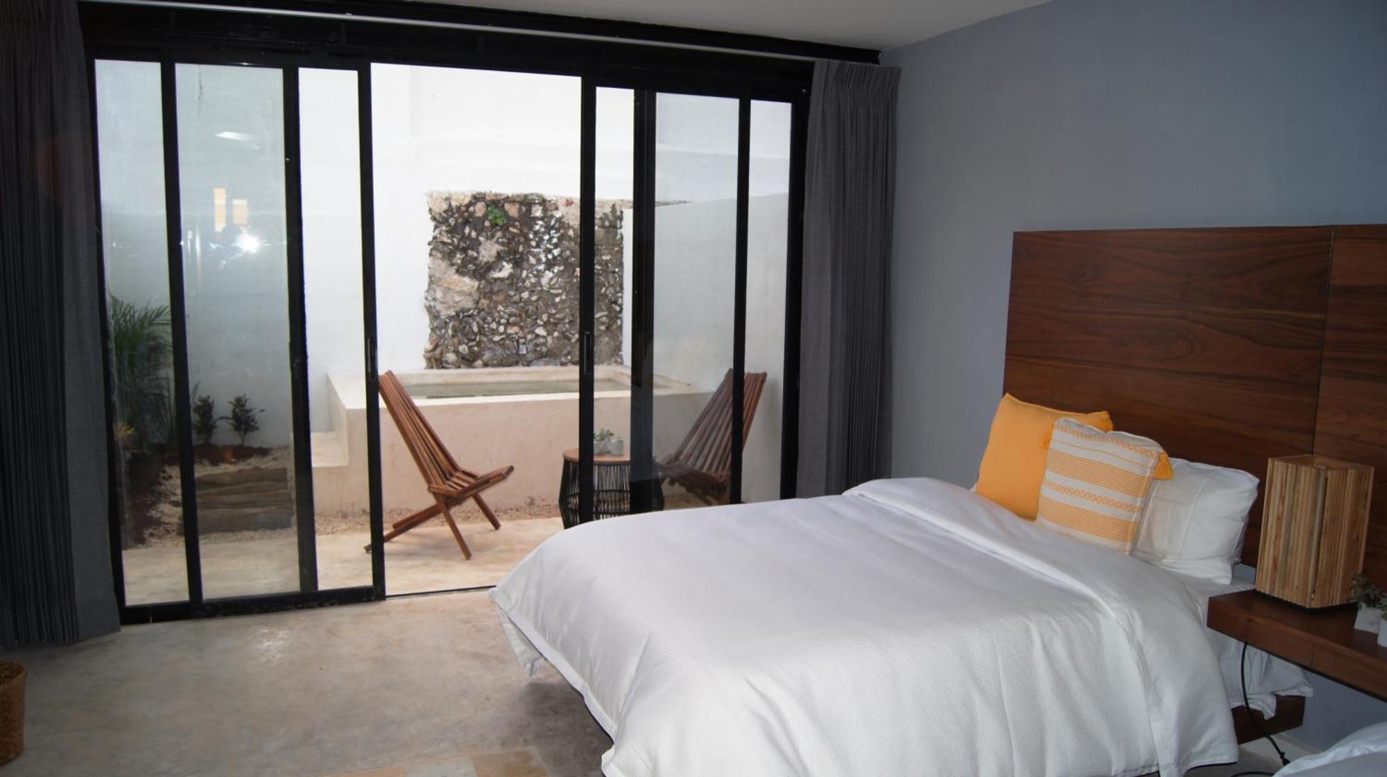 Unknown Hotel