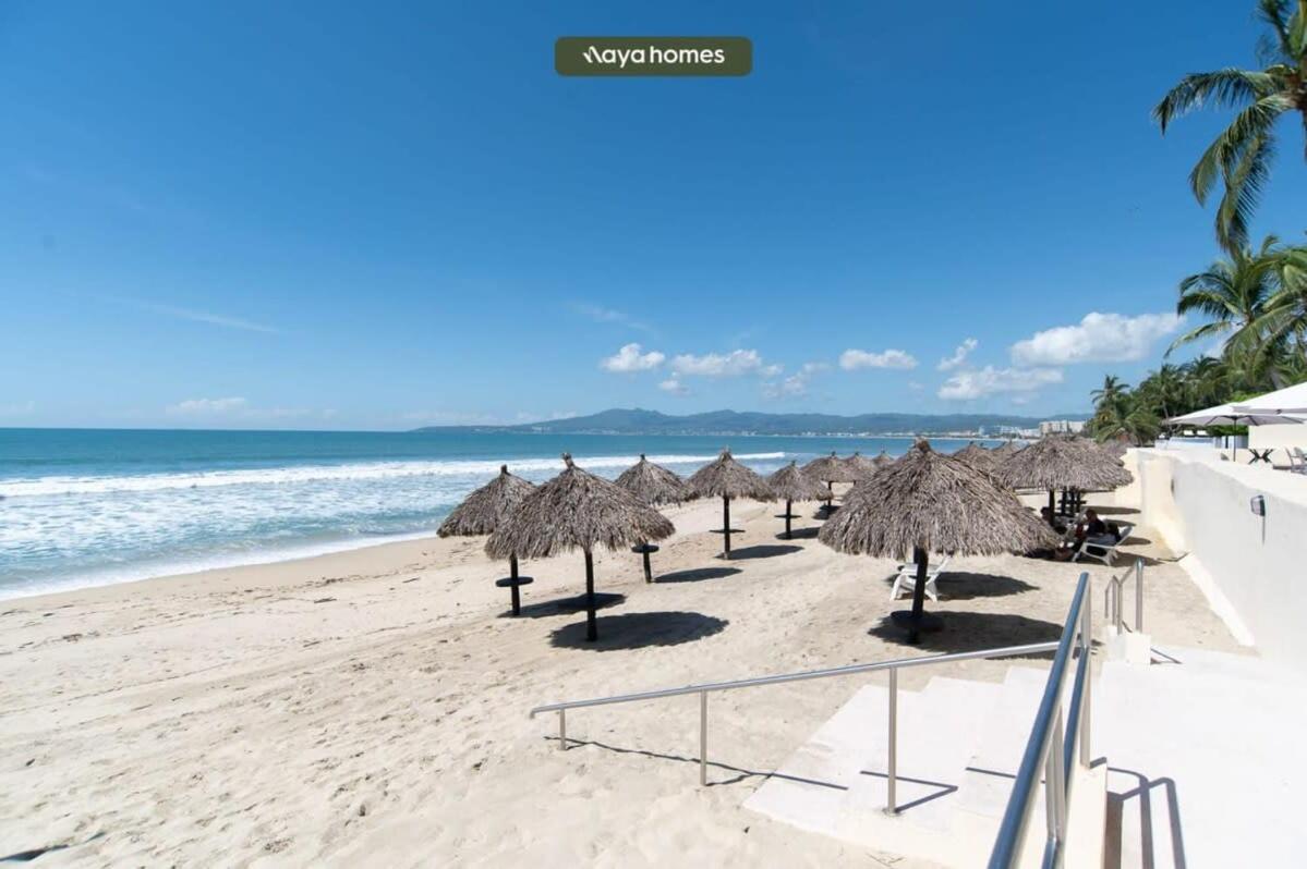 Beachfront 2br W/ Pool - Blue Flag