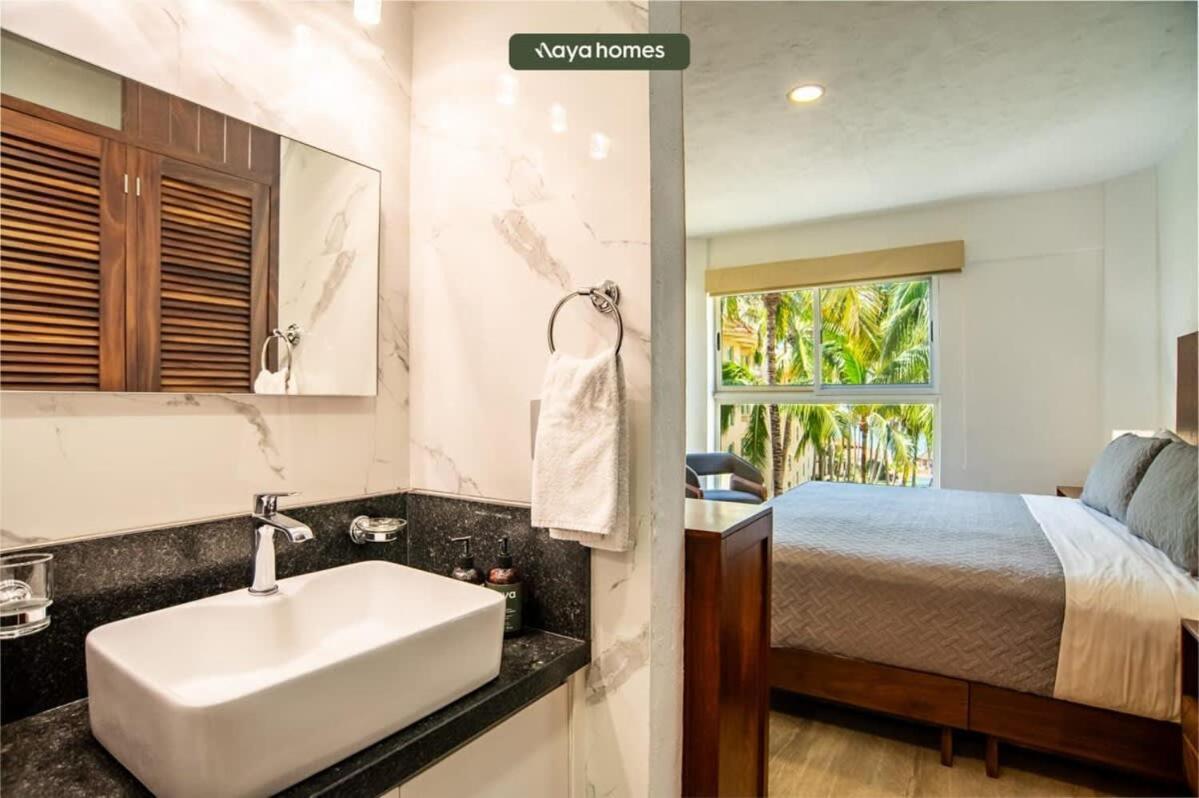 Beachfront 2br W/ Pool - Blue Flag *