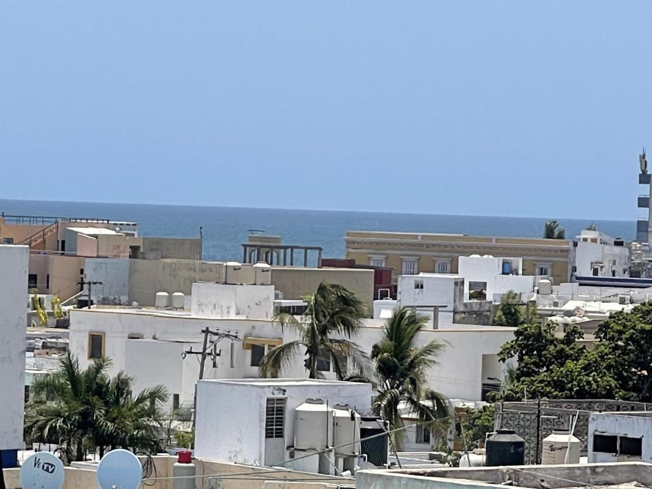 New & Modern, 5 Star Area, Walk 2 Beach, Pool, Views, King Bed * Mazatlan