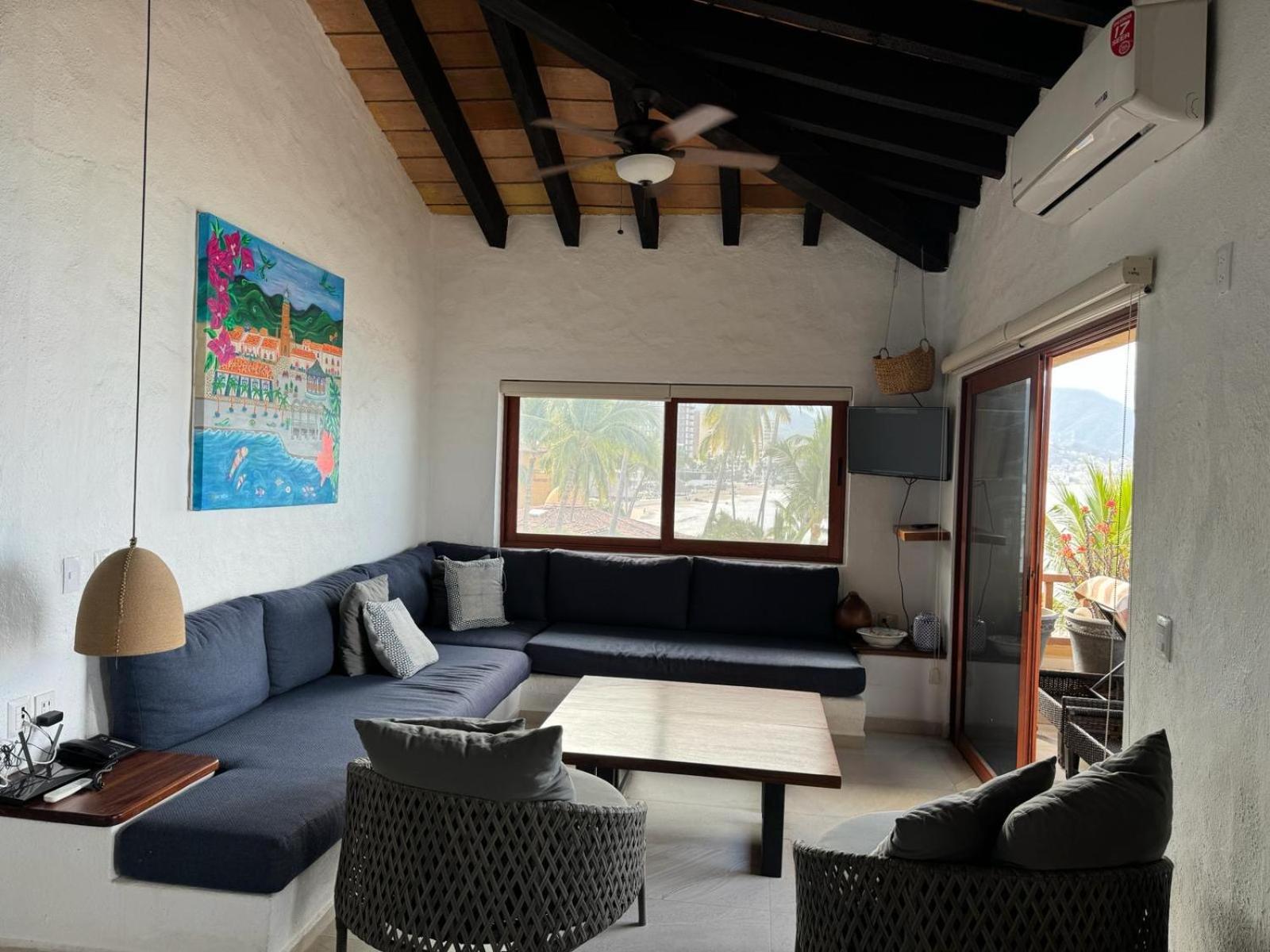 El 12 Tules Aparthotel
