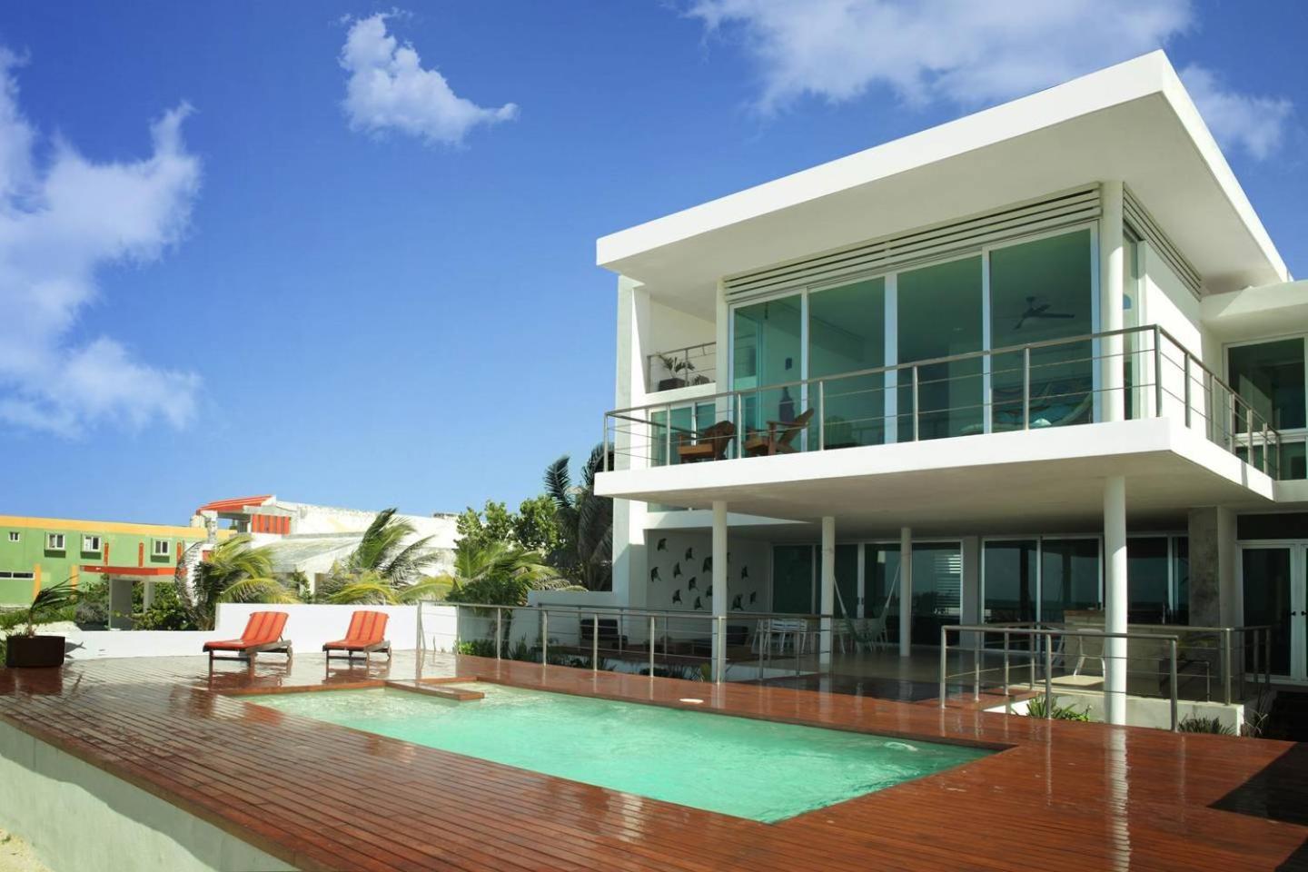 Beachfront Upscale House In Telchac Holiday home *