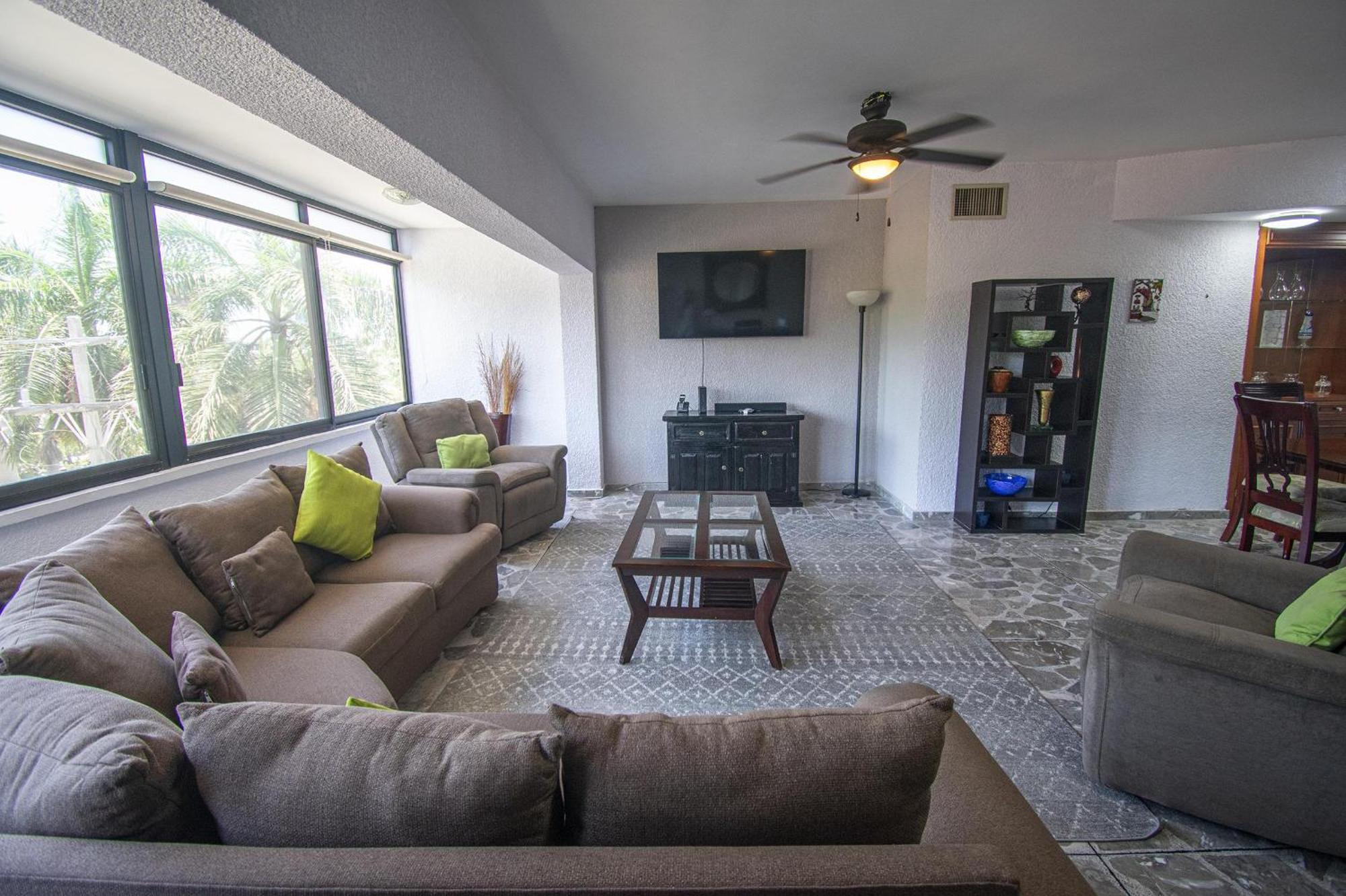 Aura With Pool Apartment