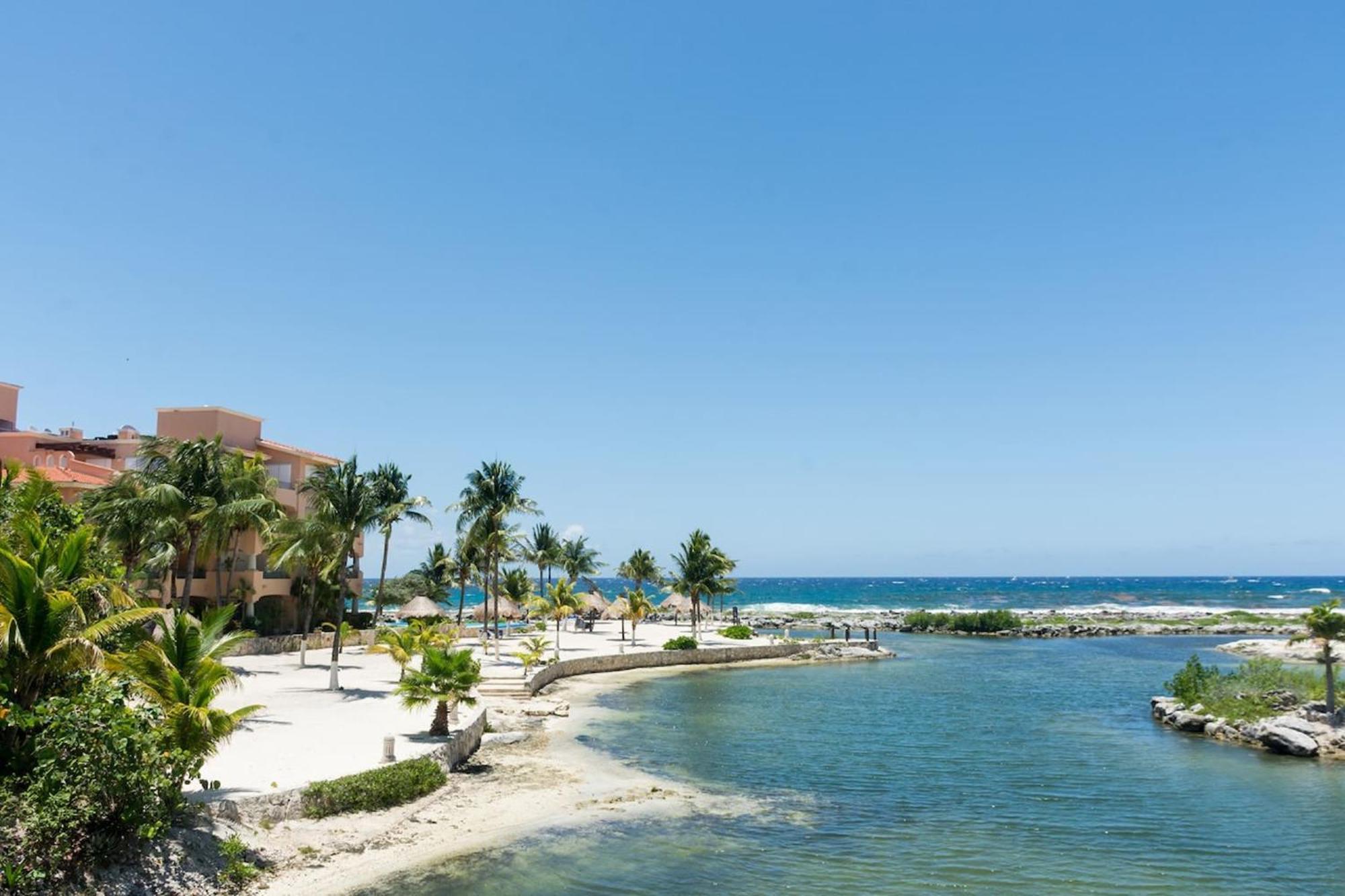 Ocean Front Condominium Puerto Aventuras