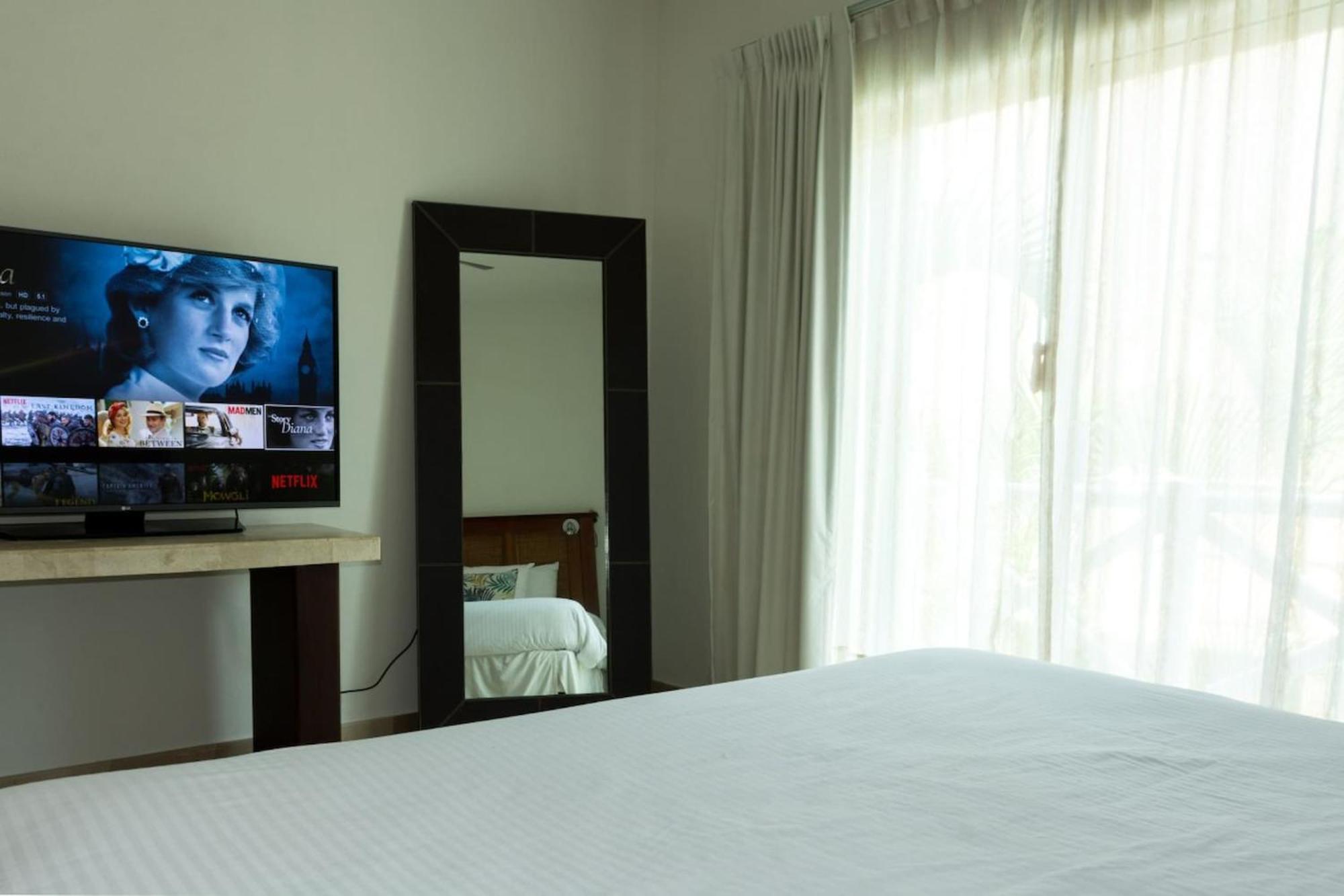 Ocean Front Condominium Holiday home