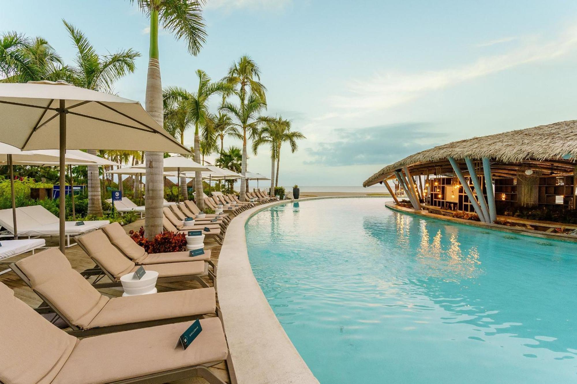The Grand Luxxe Two Bedroom Loft Resort *