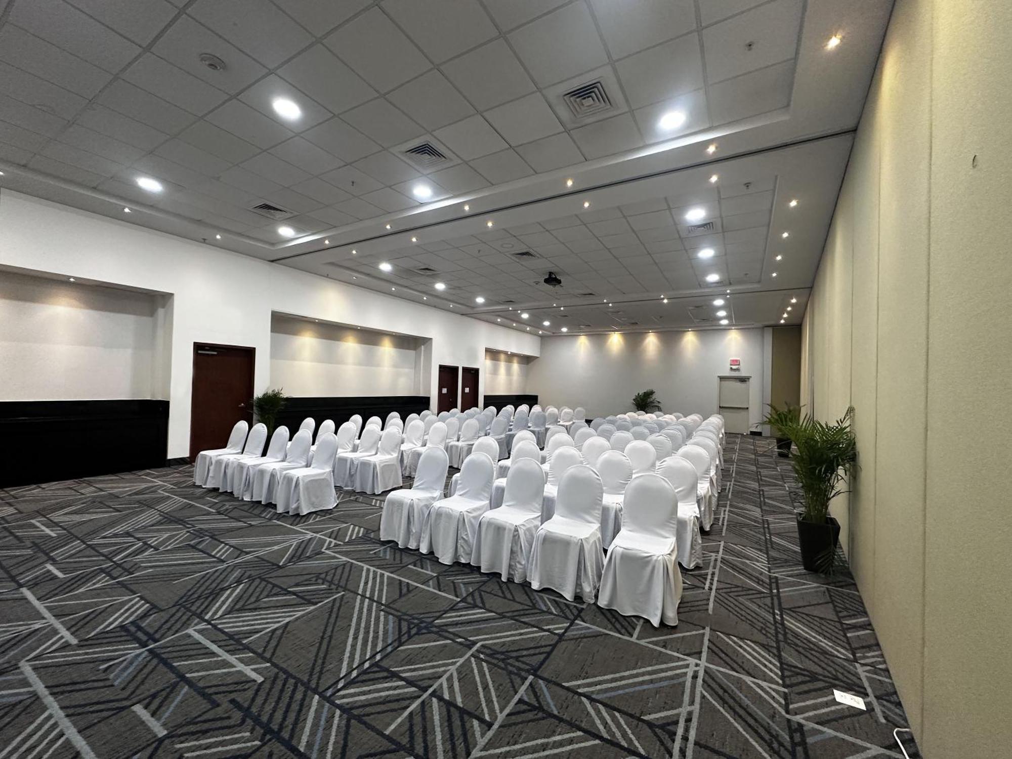 Express By Ihg 4*