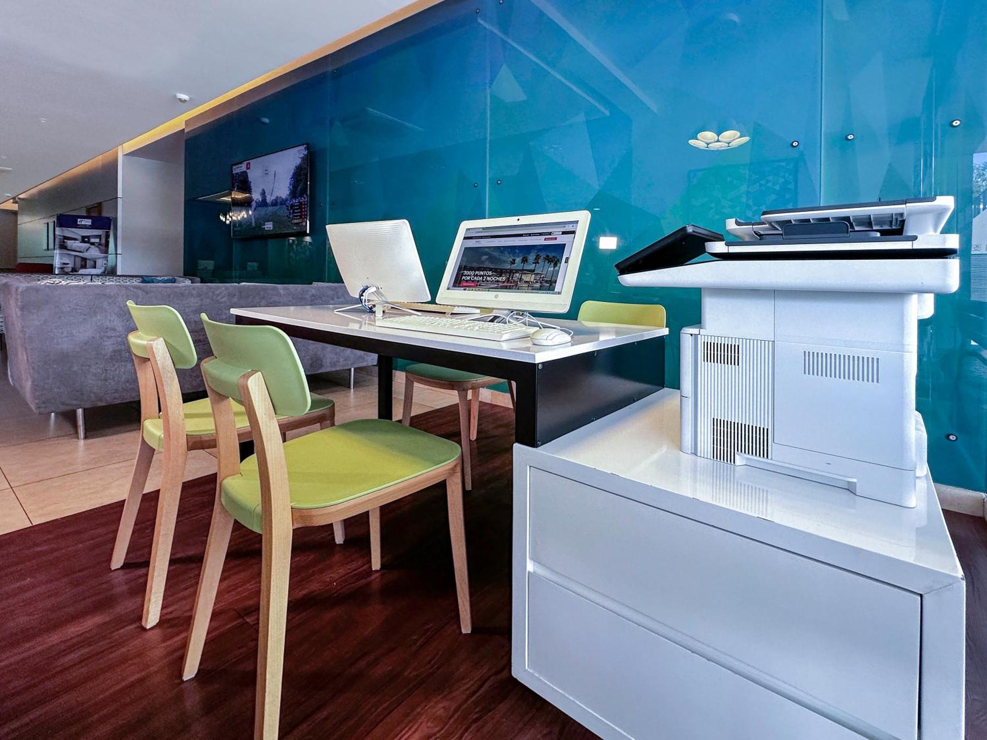 Express By Ihg Hotel