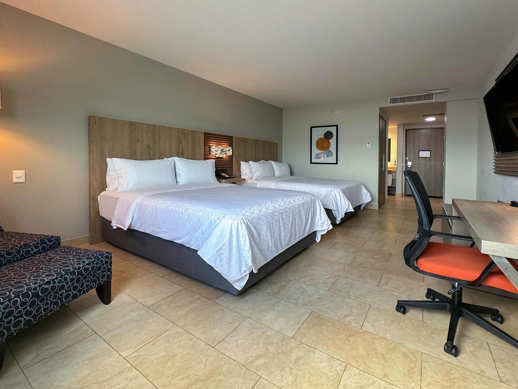 Express By Ihg Hotel 4*