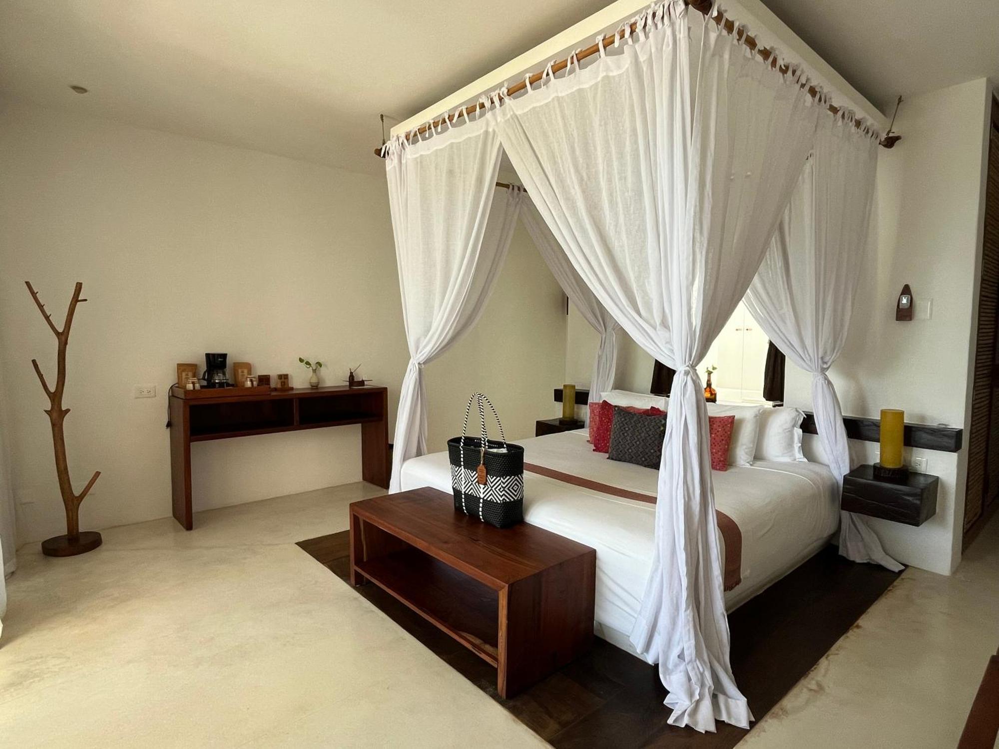Hotel The 5*