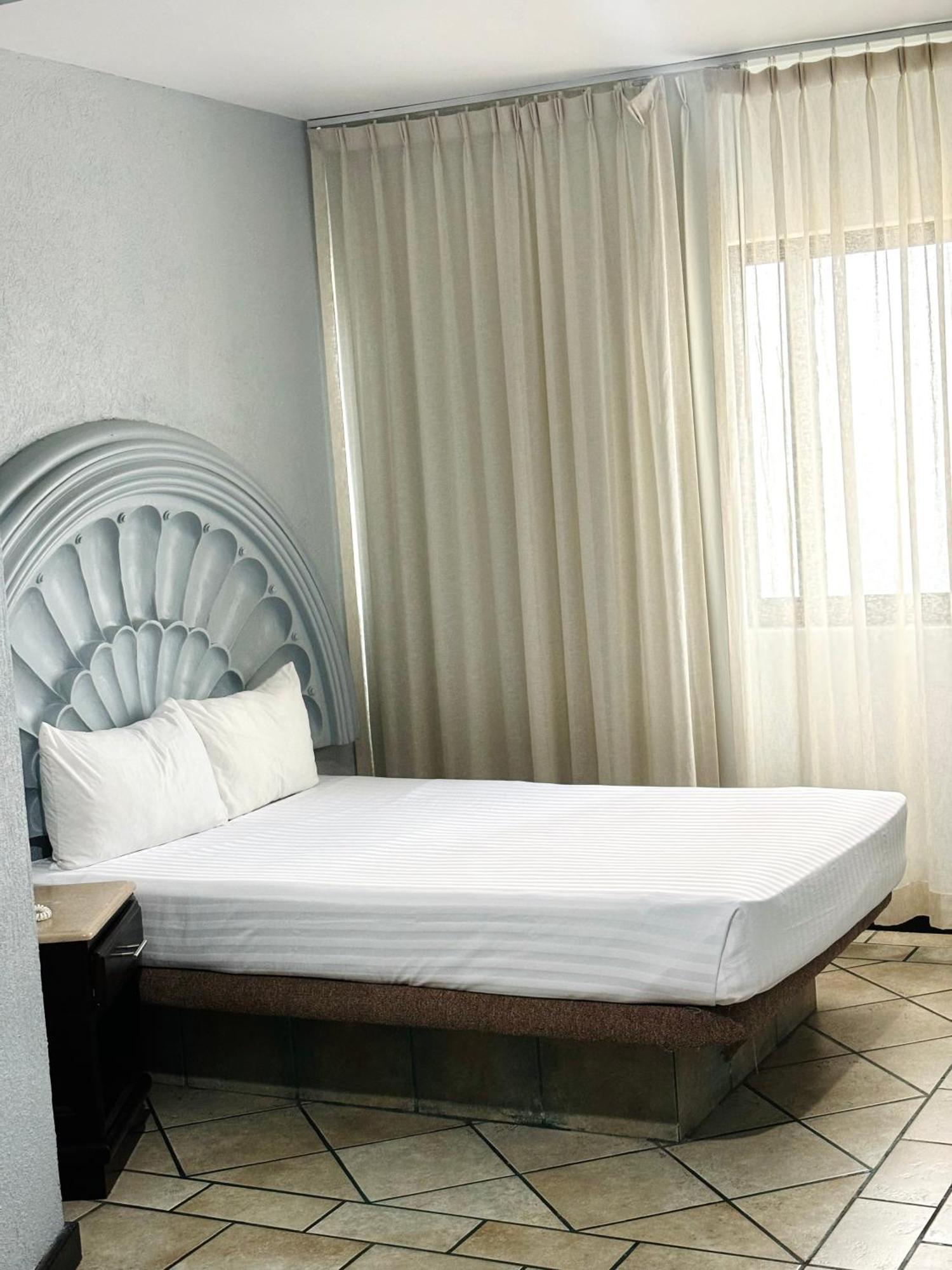 Playa Marina Hotel 2*