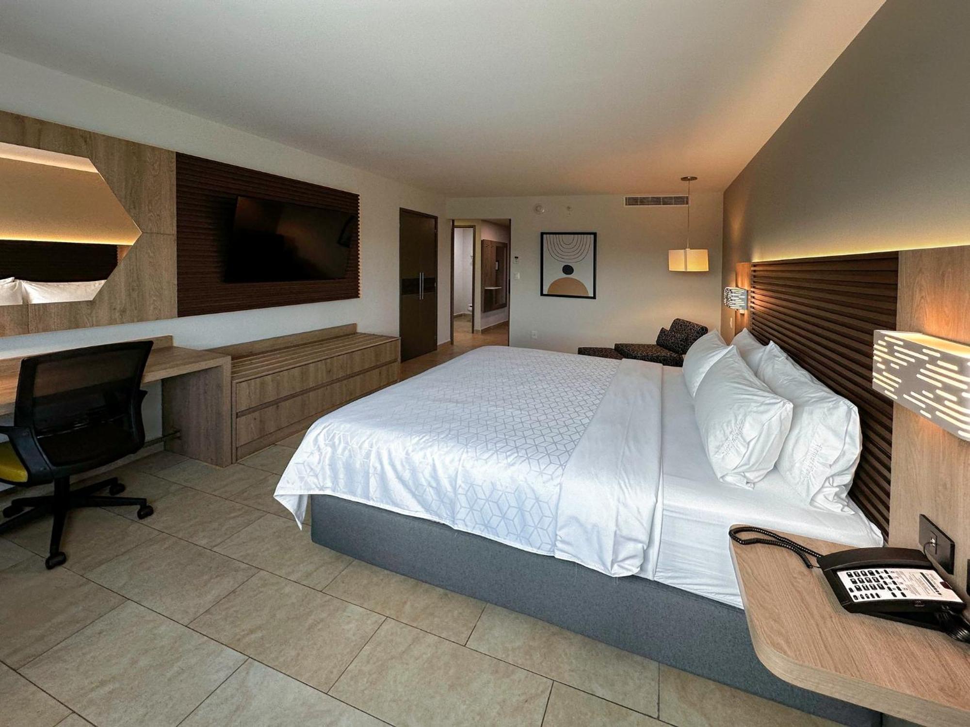 Express By Ihg 4*