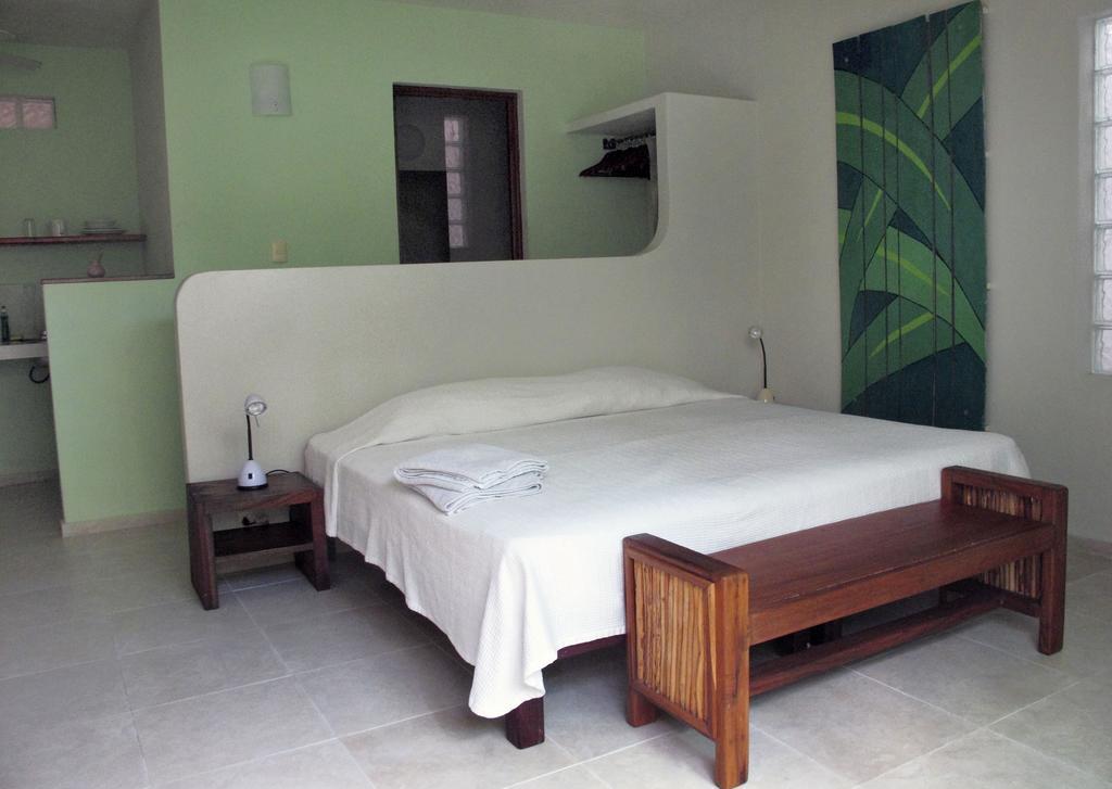 Elements Of The Island Apartment *