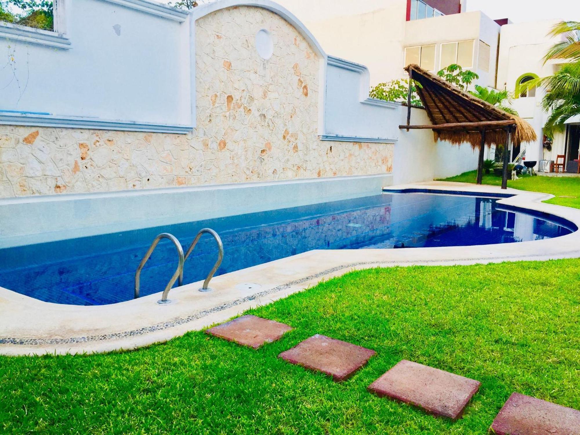 Superior Comfort With Swimming Pool Air Conditioning And Parking Playa del Carmen