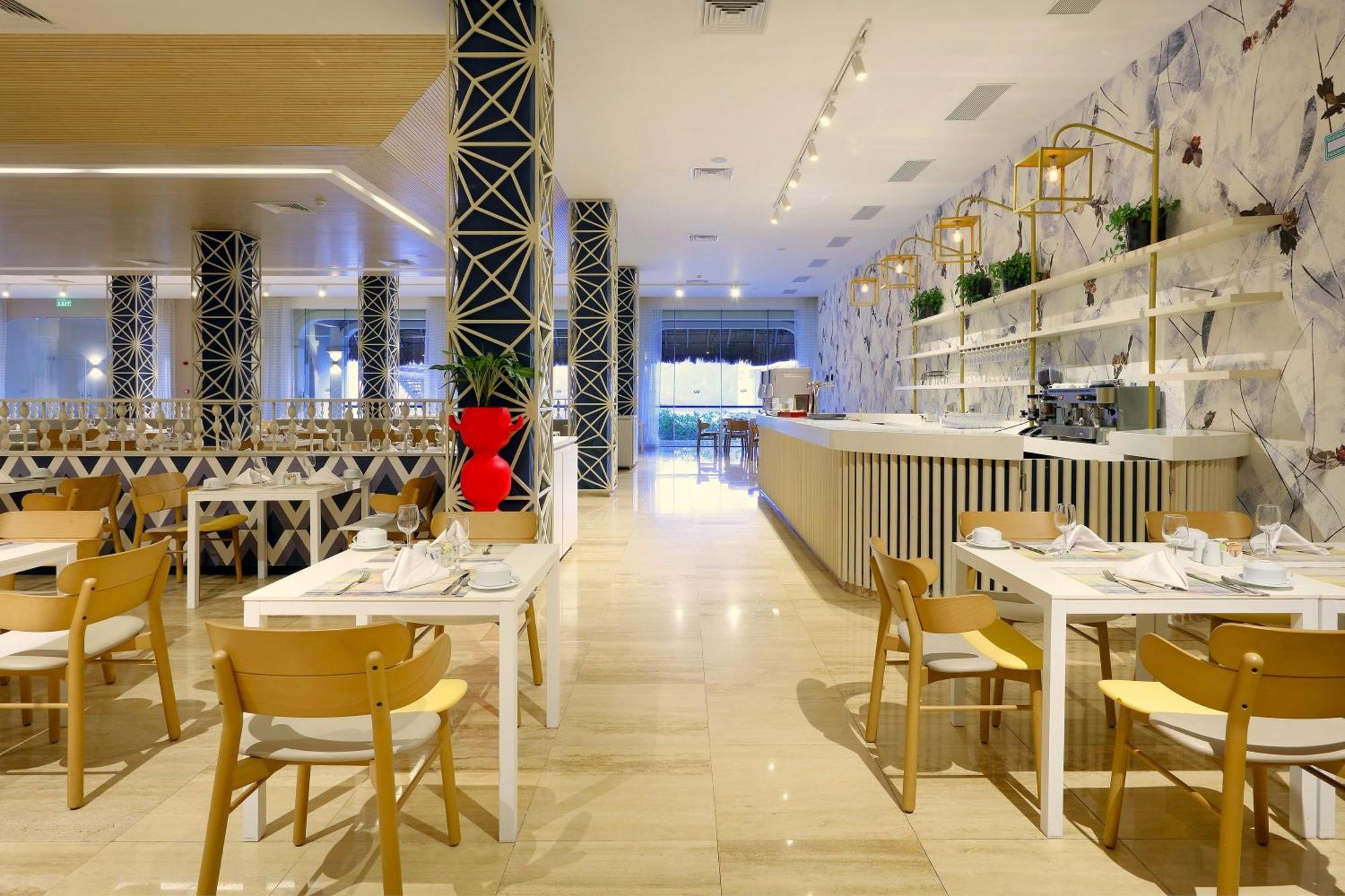 Grand Palladium Kantenah &