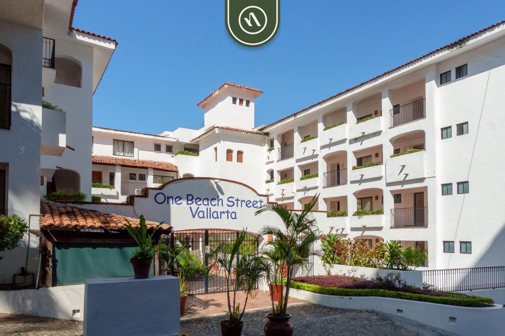 Amazing 1 Bedroom - Partial Oceanview - Pool Puerto Vallarta