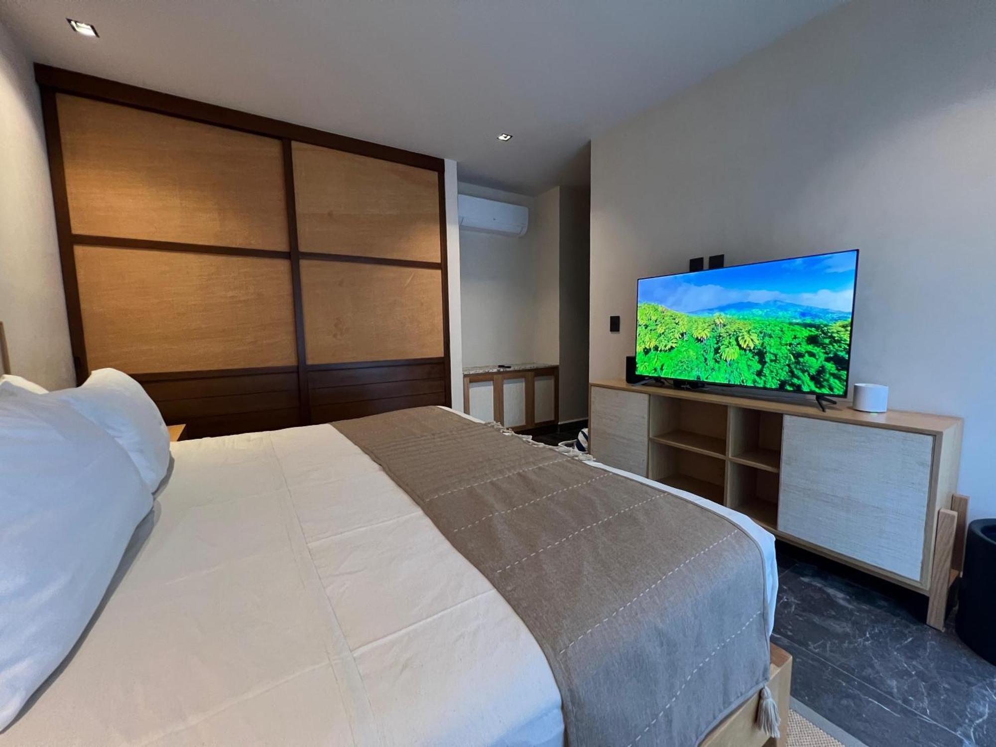 Lovely 2bedroom Serviced + Pool & Garden Apartment